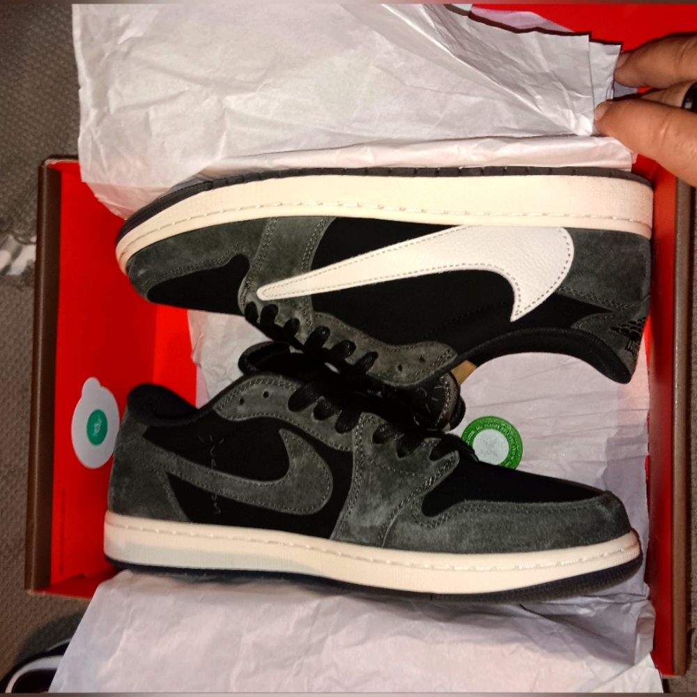 Jordan 1 Travis Scott